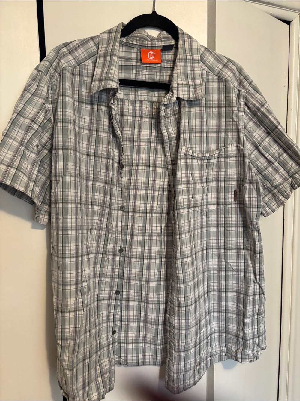 Merrell Men's Short-Sleeve Plaid Button-Down Shirt in Gray and White